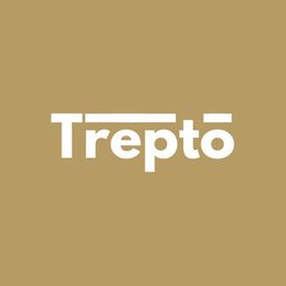 Weißer Schriftzug "Trepto" auf braunem Hintergrund.