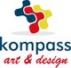 Logo de Kompass Art & Design con formas en rojo, azul y amarillo.