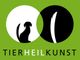 Zwei Kreise mit Katzen- und Feder-Umrissen, darunter der Text "Tierheilkunst" auf grünem Hintergrund.