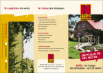 Broschüre für Holzhäuser mit Bild eines Hauses und Teich im Garten, Logo und Textinformationen.