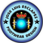 Logo circular con texto: "Jose Luis Esclapez Footwear Design", estrellas decorativas y corona.