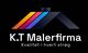 Logo for K.T Malerfirma med regnbuefarvet penselstrøg og sloganet "Kvalitet i hvert strøg".