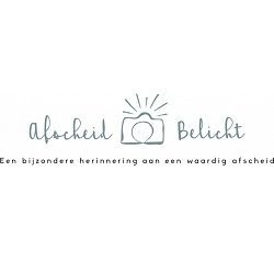 Logo met tekst "Afscheid Belicht" en een camera-icoon, ondertitel over waardig afscheid.