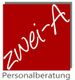 Das Logo zeigt "zwei-A Personalberatung" in weiß auf rotem Hintergrund.