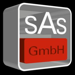 Logo mit den Buchstaben "sAS" in Weiß und "GmbH" in Rot auf grauem Hintergrund.