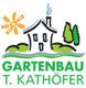 Gezeichnetes Gartenbau-Logo mit Haus, Sonne, Bäumen und Schriftzug "Gartenbau T. Kathöfer".
