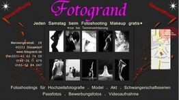 Schwarzer Hintergrund, „Fotogrand“-Text und Fotokollage mit Adresse und Infos zur Neueröffnung.
