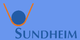 Blaues "Sundheim"-Logo mit orangem Bogen und blauem Kreis auf hellblauem Hintergrund.