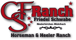 Logo mit "C5 Ranch" in roter Schrift und stilisierten Sternen, Dekor in Schwarz und Weiß.
