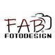 Logo mit der Aufschrift "FAB Fotodesign", stilisierte Kamera am Rand.