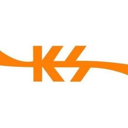 Logotipo laranja com forma estilizada de "KS" e linhas curvas nas extremidades.