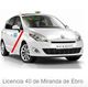 Taxi blanco modelo Renault Scenic con licencia 40 de Miranda de Ebro.