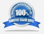 Abzeichen mit "100%" und "Kompetenz Qualität Service" in Blau und Weiß, von Bauhaus Webdesign.