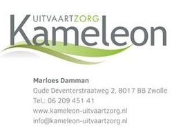 Visitekaartje: "Kameleon Uitvaartzorg", contactgegevens en adres in Zwolle.