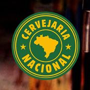 Selo da Cervejaria Nacional com mapa do Brasil em fundo verde e texto amarelo.