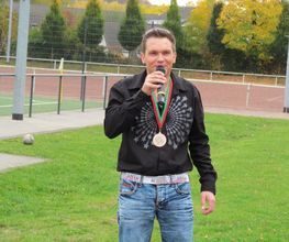 Popschlagersänger Chris Herbst auf der Bühne 2