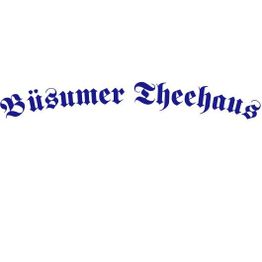 Text "Büsumer Theehaus" in blauer altdeutscher Schrift auf weißem Hintergrund.