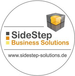 Logo von SideStep Business Solutions mit Würfel und Webadresse.