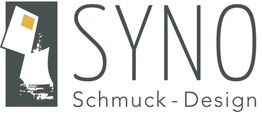 Logo von SYNO Schmuck-Design, links abstrakte Form in Schwarz-Weiß mit gelbem Quadrat.