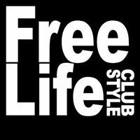 Scritta bianca "Free Life Club Style" su sfondo nero.
