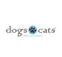 Logo mit Text "dogs and cats", blauem Pfotenabdruck und dem Slogan "Fine Accessories".