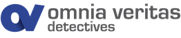 Logotipo de "Omnia Veritas Detectives" con letras negras y un símbolo azul.