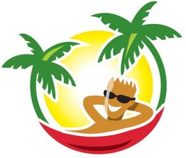Mann mit Sonnenbrille entspannt in der Sonne unter Palmen.