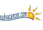 Logo mit Schrift "sudvacances.com" und stilisierter Sonne im Hintergrund.