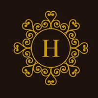Letra "H" dorada rodeada de diseño ornamental en fondo oscuro.