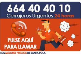 Cerrajero urgente con martillo, teléfono y humo, disponible las 24 horas en Santa Pola.