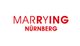 Roter Text "MARRYING NÜRNBERG" auf weißem Hintergrund.