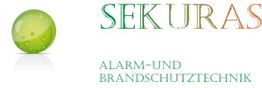 Grünes Kugel-Logo und Text: "SEKURAS Alarm- und Brandschutztechnik".