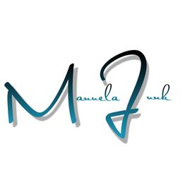 Logo mit den Buchstaben "M" und "J" in Blau, dazwischen der Name "Manuela Junk".