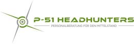"P-51 Headhunters Logo mit grünem Text und Zielscheibenmotiv links."