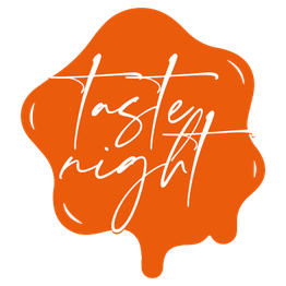Orange Tintenfleck mit handschriftlichem Text "taste night".