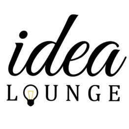 Schwarzer Schriftzug "idea lounge" auf Weiß; Glühbirne als "o" in "lounge".