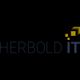 Schwarzes Logo mit gelben Quadraten und dem Text "HERBOLD IT".