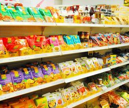 Verschiedene Gewürze, Pasten, Gewürzmischung aus ganz Asien