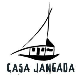 Logotipo com desenho de jangada e texto "Casa Jangada".