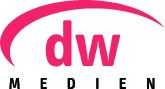 Logo mit rotem "dw" und schwarzem "Medien" darunter, umgeben von einem roten Bogen.