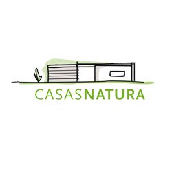 Logotipo de Casas Natura con dibujo estilizado de una casa y un cactus. Fondo blanco.