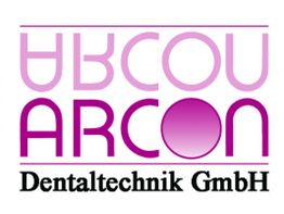 Logo der ARCON Dentaltechnik GmbH in pinkem und schwarzem Text, stilisierte Buchstaben und Kreis.