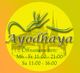 Gelber Hintergrund mit Text: "Ayodhaya" und Öffnungszeiten: Mo-Fr 11-21 Uhr, Sa 11-16 Uhr.