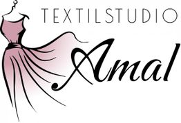 Ein Logo mit einem rosa Kleid und dem Text "Textilstudio Amal" in eleganter Schrift.