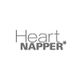 Textlogo "Heart NAPPER*" in grauer Schrift auf weißem Hintergrund.
