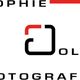 Sophie Dolink Fotografie logo met rode en zwarte lijnen en tekst.