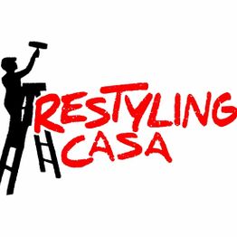 Sagoma di uomo su scala con rullo da pittura, testo "Restyling Casa" in rosso.
