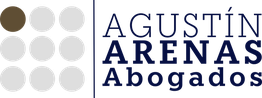 Logotipo de "Agustín Arenas Abogados" con círculos grises y uno marrón a la izquierda.