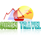 Logotipo de "Ouren Travel" con montañas, barco, sol y aves reflejados en el agua.