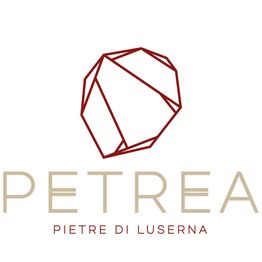 Logo con forma geometrica rossa sopra le scritte "PETREA" e "PIETRE DI LUSERNA".